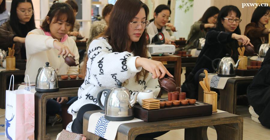 ������ѵ��