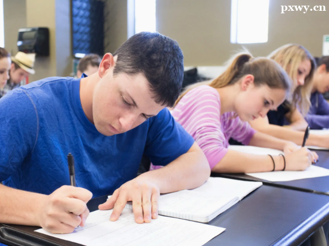 �����и���ѵ�����ļҺ�