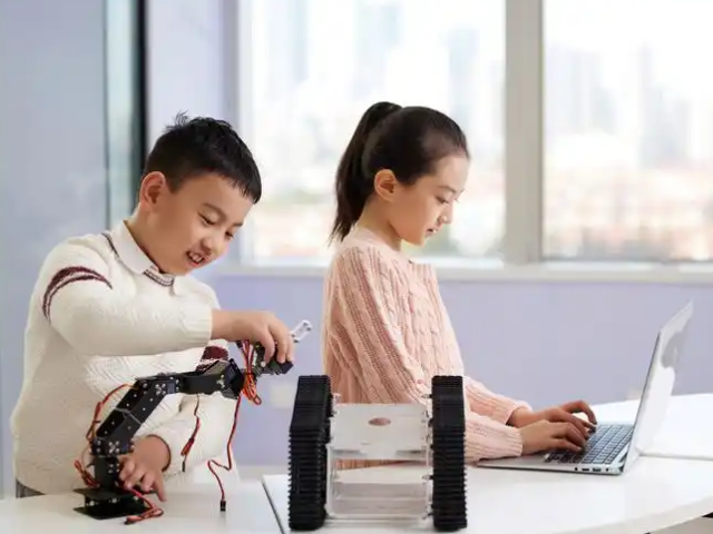 �Ϸ��ٶ������ѵ�Ѷ���Ǯ